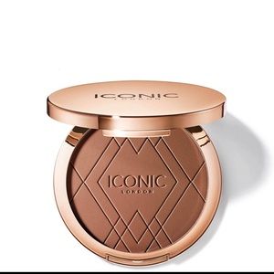 Iconic London Ultimate Bronzing powder